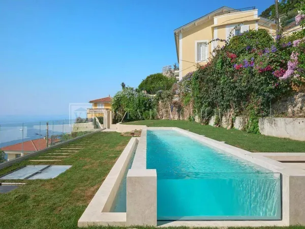 Maison 6 pièces 300 m²