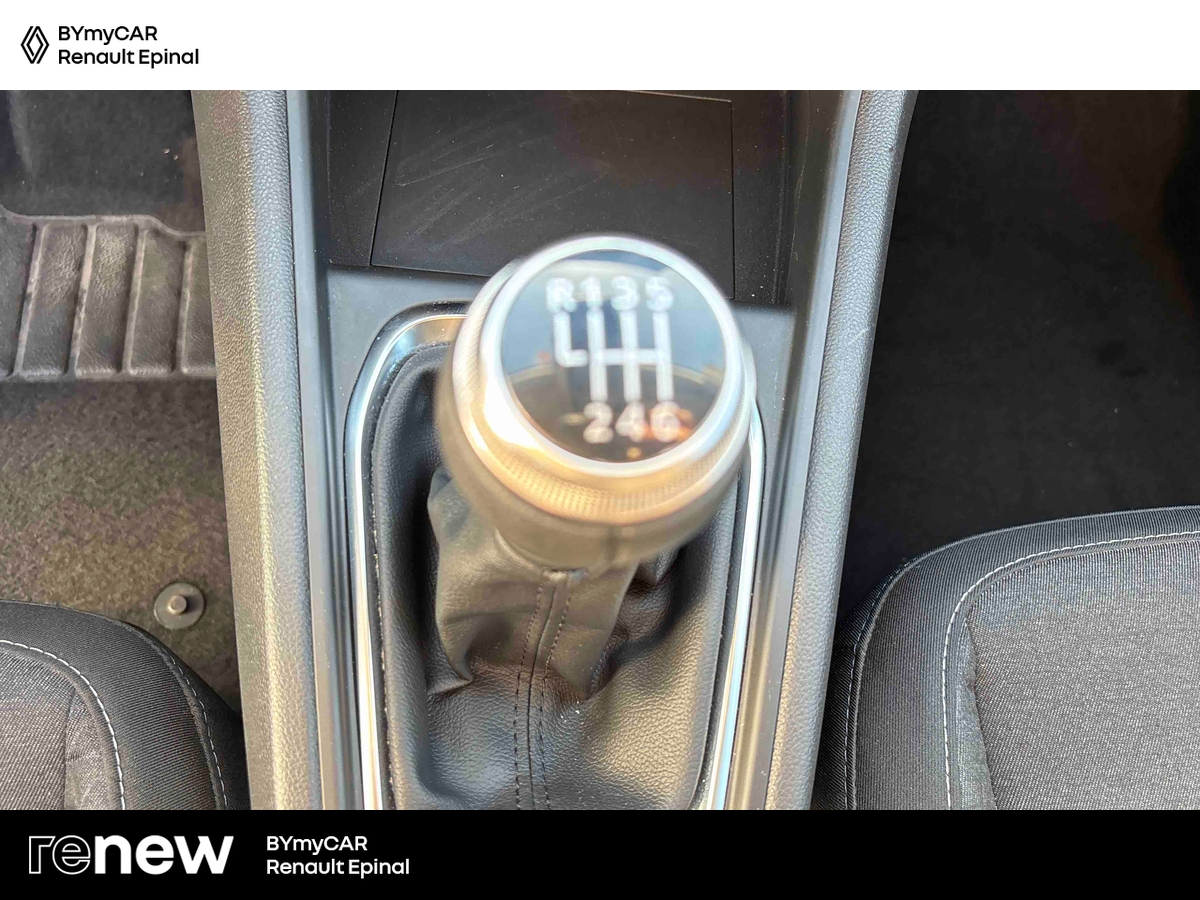 Renault Captur TCe 90 — photo 22