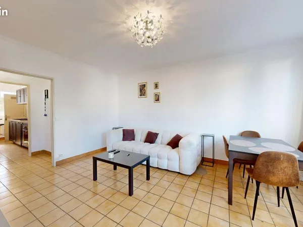 Chambre 5 pièces 95 m²