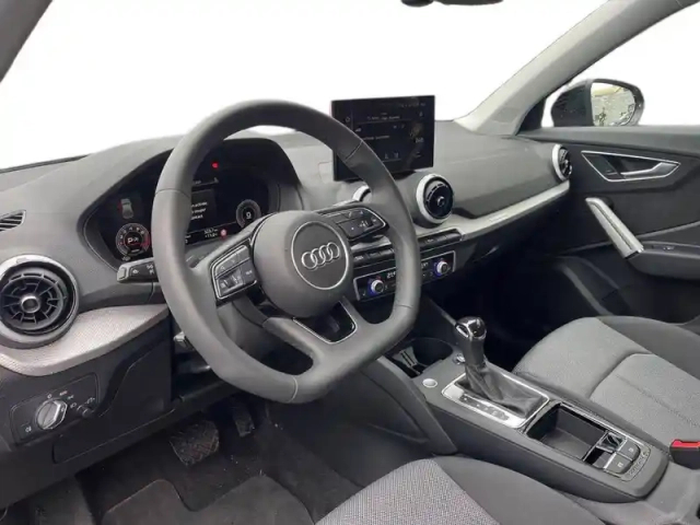 Audi Q2 35 tfsi 150 s tronic 7 — photo 15
