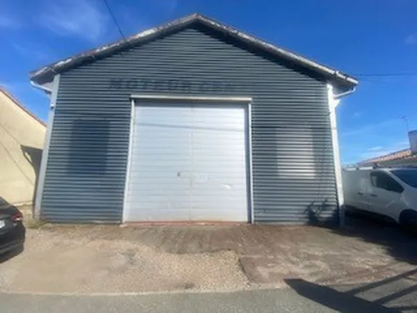 Local industriel 317 m²