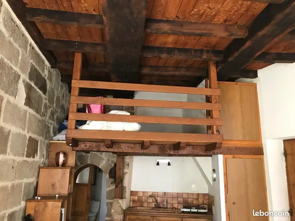 Studio meublé et loué -centre ville figeac