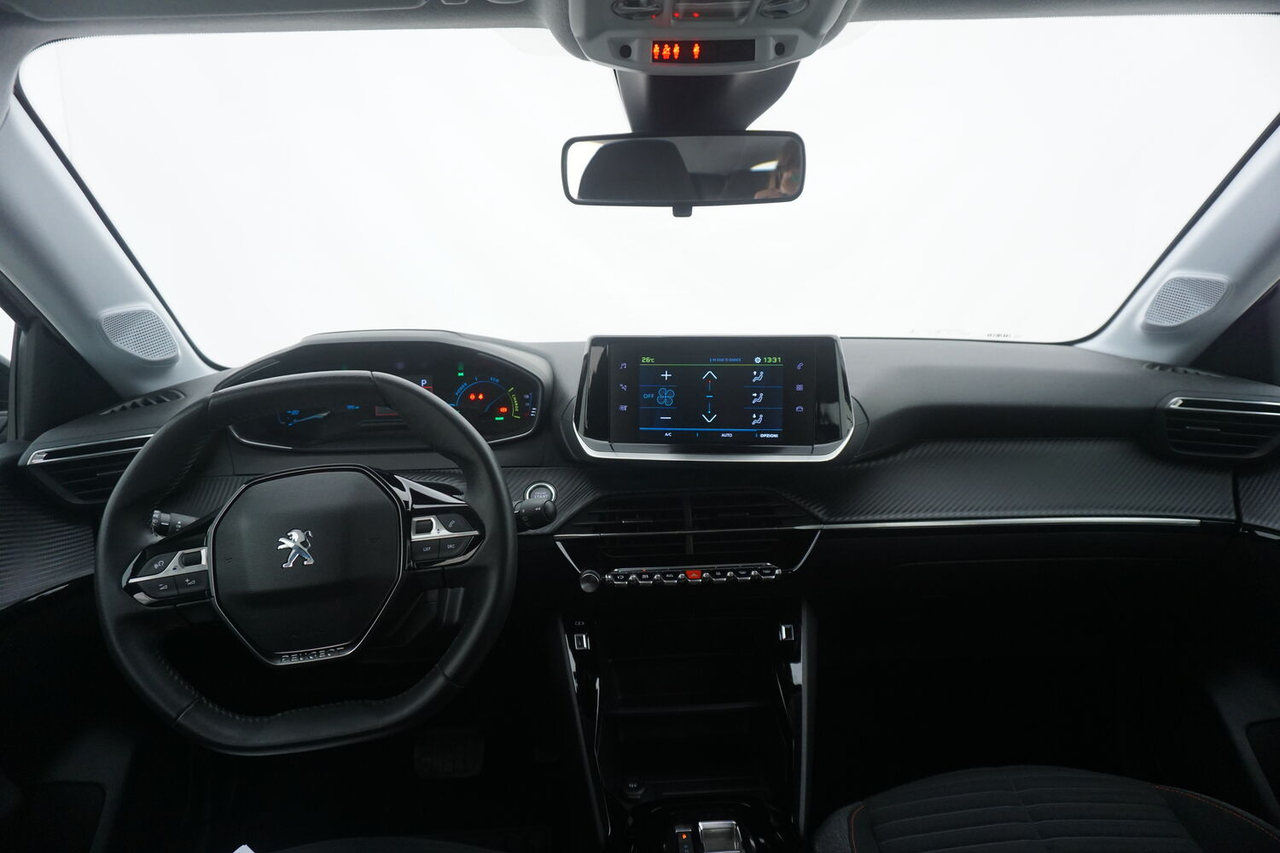 Peugeot 208 — photo 10