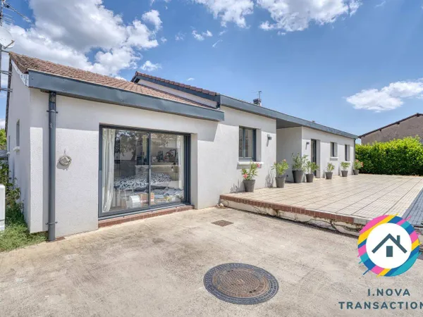 Maison de plain-pied 7 pièces 146 m²