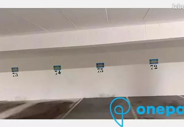 Parking/box 12 m² PARIS 11