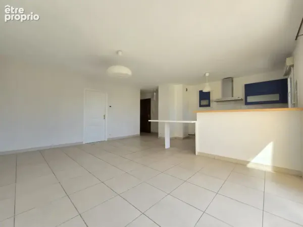 T3 lumineux avec vue degagee