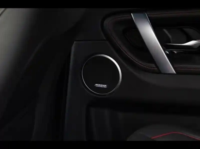 Land Rover Discovery Sport p300e r-dynamic hse awd bva — photo 13