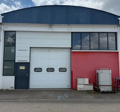Local d'activité professionnel pour bureau et entrepôt à Genay - 239 m²- Bail précaire ou commercial