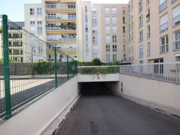 Parking 14 m²