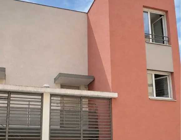 ⭐ Duplex T4 rénové 81,88 m² - Garage double 28 m² - Balcon - 230 000 - Saint-Fons ⭐