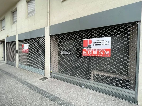 Local commercial 440 m²
