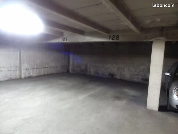 Place de parking rue du feretra