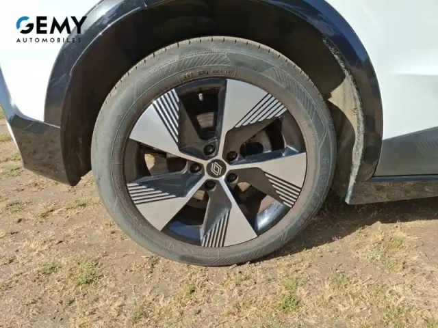 Renault Megane e-tech ev40 130ch standard charge — photo 13
