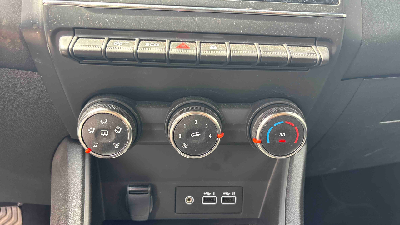 Renault Captur TCe 90 — photo 17