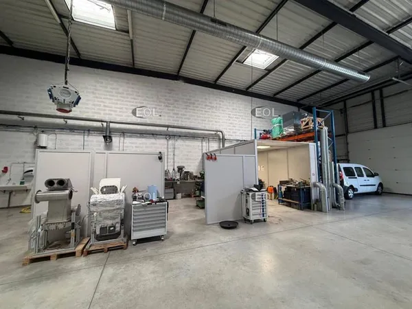 Entrepôt 625 m²