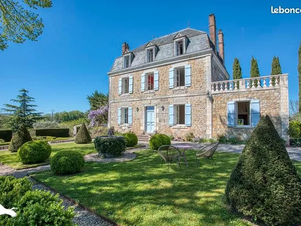 Maison 9 pièces 235 m²