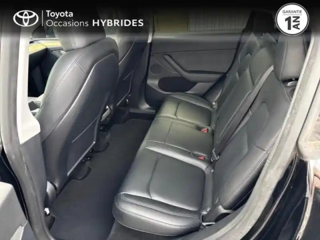 Tesla Model Y standard rwd — photo 12