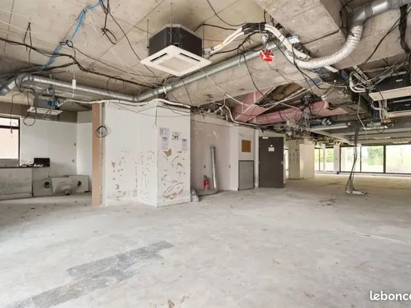 Local commercial 203 m² PARIS