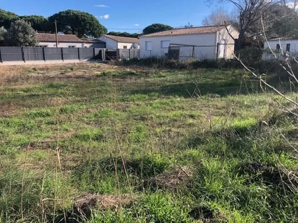 Terrain 1301 m²