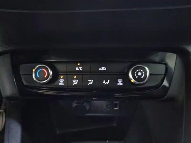 Opel Corsa 1.2 turbo 100 ch bvm6 — photo 27