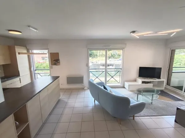 Appartement meublé 3 chambres, parking