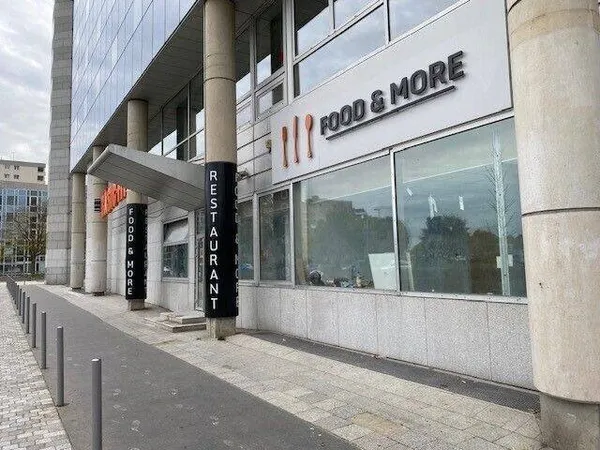 Local commercial 735 m²
