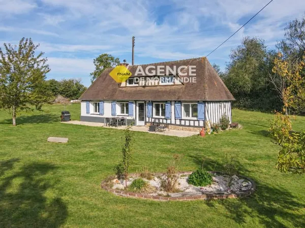 Proche Bernay Maison normande avec grand terrain et piscine