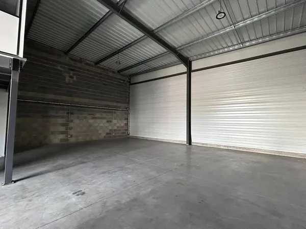 Local d'activité 260 m²