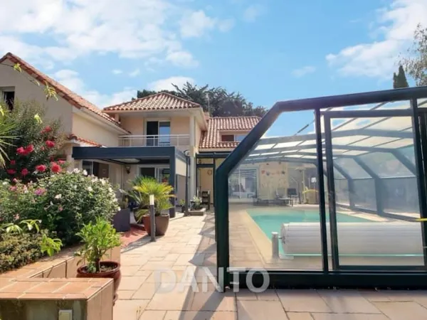 Maison 7 pièces 208 m²
