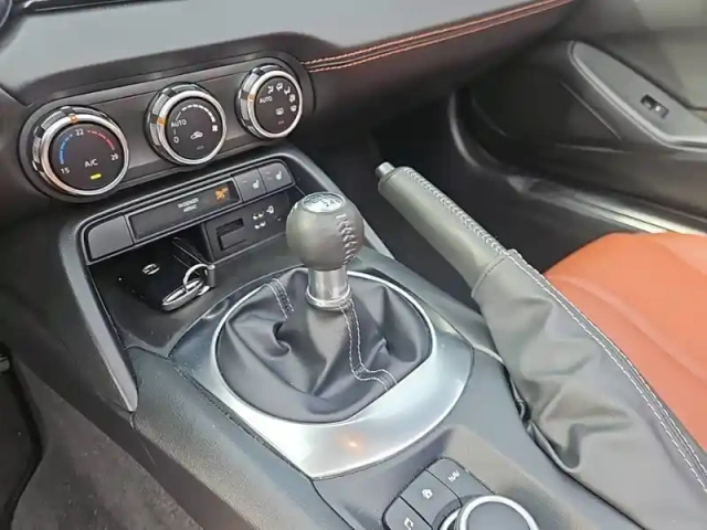 Mazda Mx-5 roadster 2.0l skyactiv-g 184 ch — photo 12