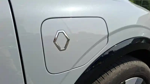 Renault Megane e-tech ev60 220 ch optimum charge — photo 48