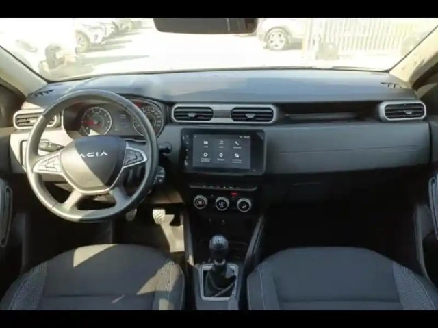Dacia Duster 1.0 eco-g 100ch  journey + 4x2 — photo 9