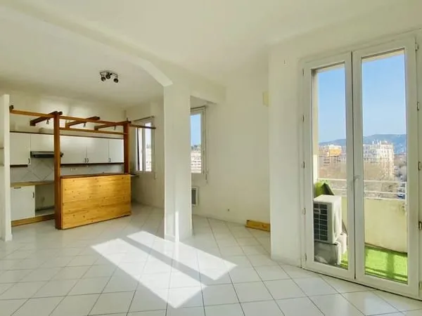 APPARTEMENT TYPE 3 - BALCON - 5 AVENUES / FOCH - TOUT A PIED -