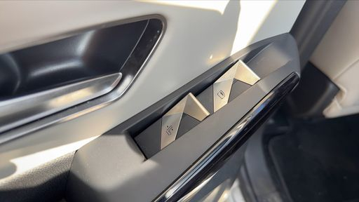 DS DS7 Crossback E-tense 1.6 THP 300 Plug in Hybrid 4X4 EAT8 - Opéra – 2023 – 28166 km – Hybride rechargeable – Boîte Automatique — photo 23