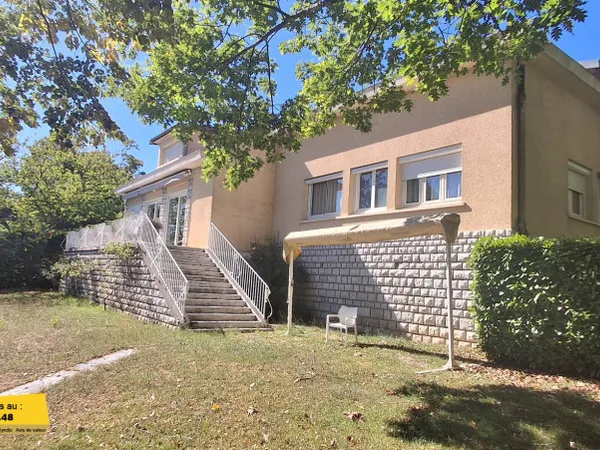 Maison 7 pièces 222 m²