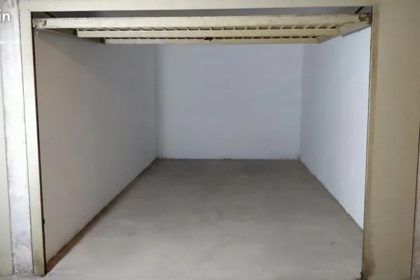 Garage 15m2 centre St Aygulf