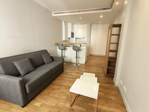 15 rue Jean Jacques Rousseau 75001
