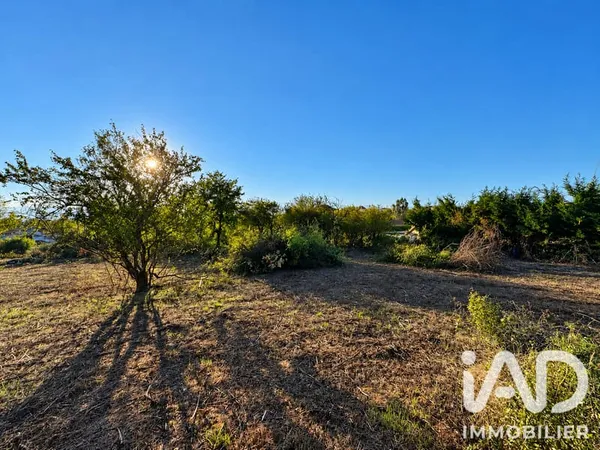 Terrain 809 m²