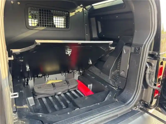 Land Rover Defender 90 d250 mhev bva8 hardtop x-dynamic — photo 15