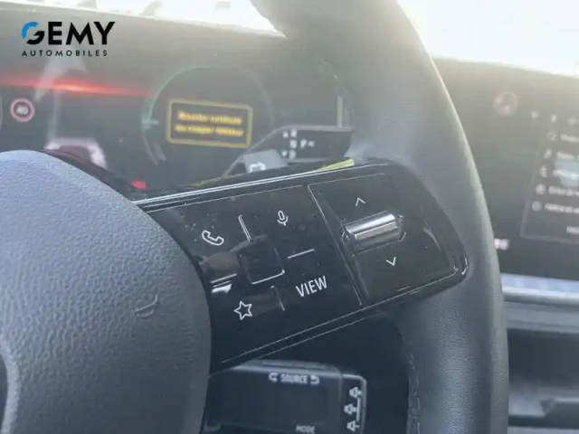 Renault Megane e-tech ev40 130ch standard charge — photo 17