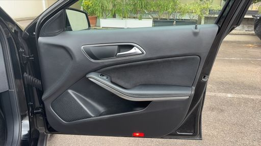 Mercedes Classe GLA 200 d 136 7G-DCT - Whiteart Edition – 2017 – 145756 km – Diesel – Boîte Automatique — photo 28