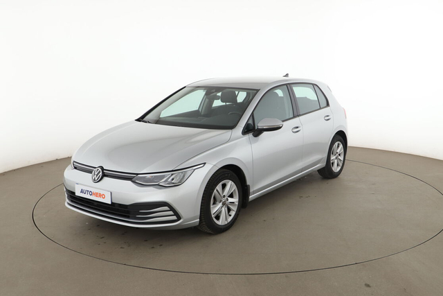 Volkswagen Golf VIII 1.0 eTSI DSG7