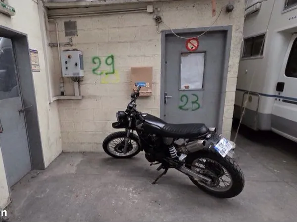 Emplacement pour moto ou vélo