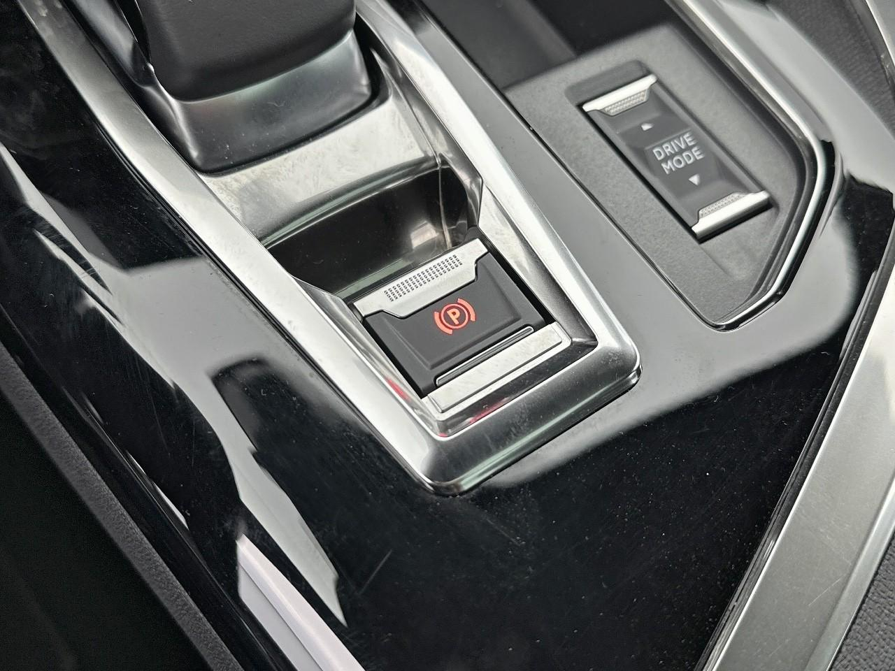Peugeot 3008 hybrid 225 e-eat8 gt pack — photo 32