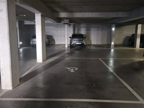 Parking 16 m²