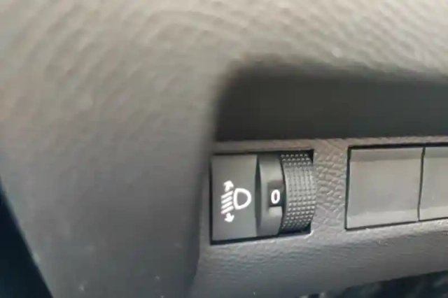Peugeot 208 electrique 50 kwh 136ch — photo 65