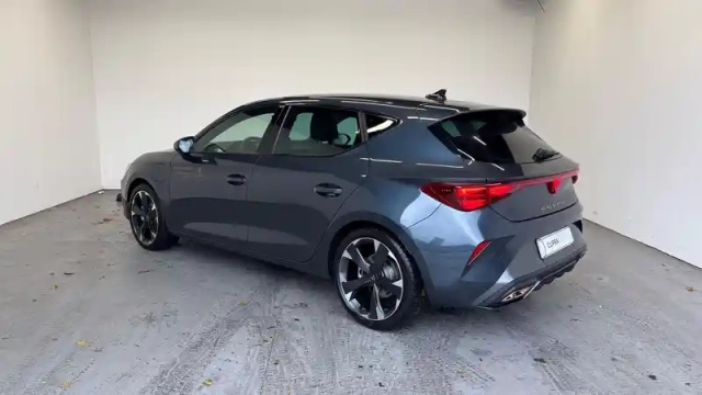 Cupra Leon ehybrid 204 ch dsg6 — photo 1