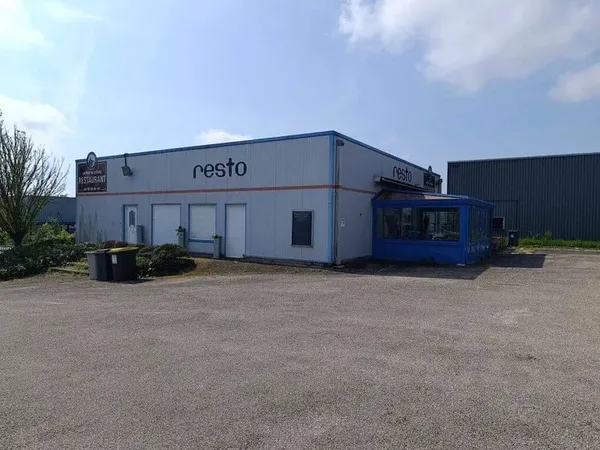 Restaurant 3 pièces 210 m²
