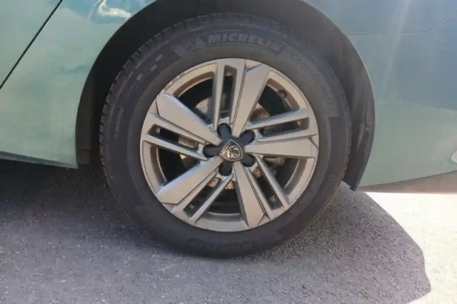 Peugeot 308 sw puretech 130ch s&amp;s eat8 — photo 12