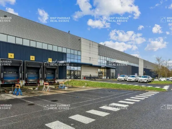Entrepôt 23904 m²